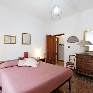 Dolphin House , Genova Italia